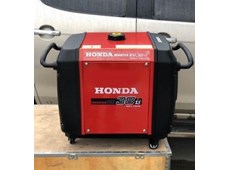 Máy phát điện Honda EU 38IS