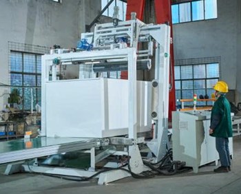 Máy cắt tấm xốp EPS GB-SPC4013 liên tục ba bàn tự động 